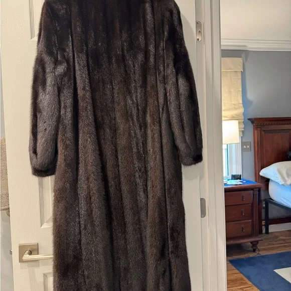 Saga Full Length Black Mink Coat with 2 mink Caps in black and white. - Picture 5 of 15